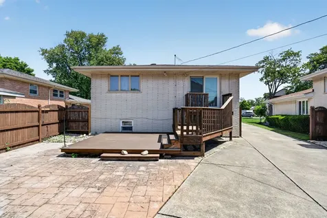 10628 Lockwood Avenue Oak Lawn IL 60453