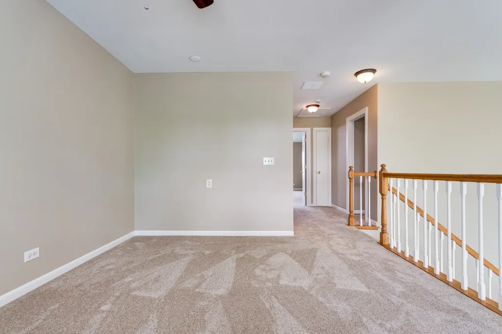 2316 Highland Court Schaumburg IL 60194