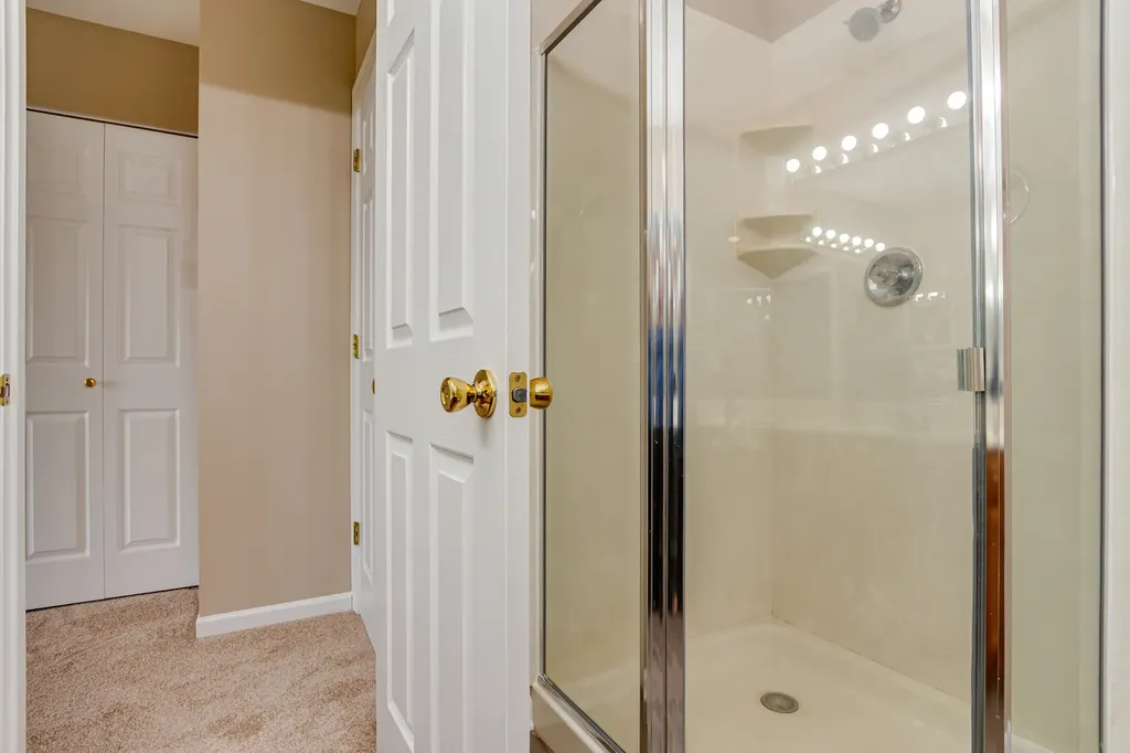 2316 Highland Court Schaumburg IL 60194