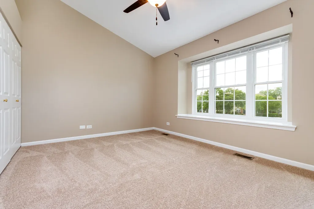 2316 Highland Court Schaumburg IL 60194