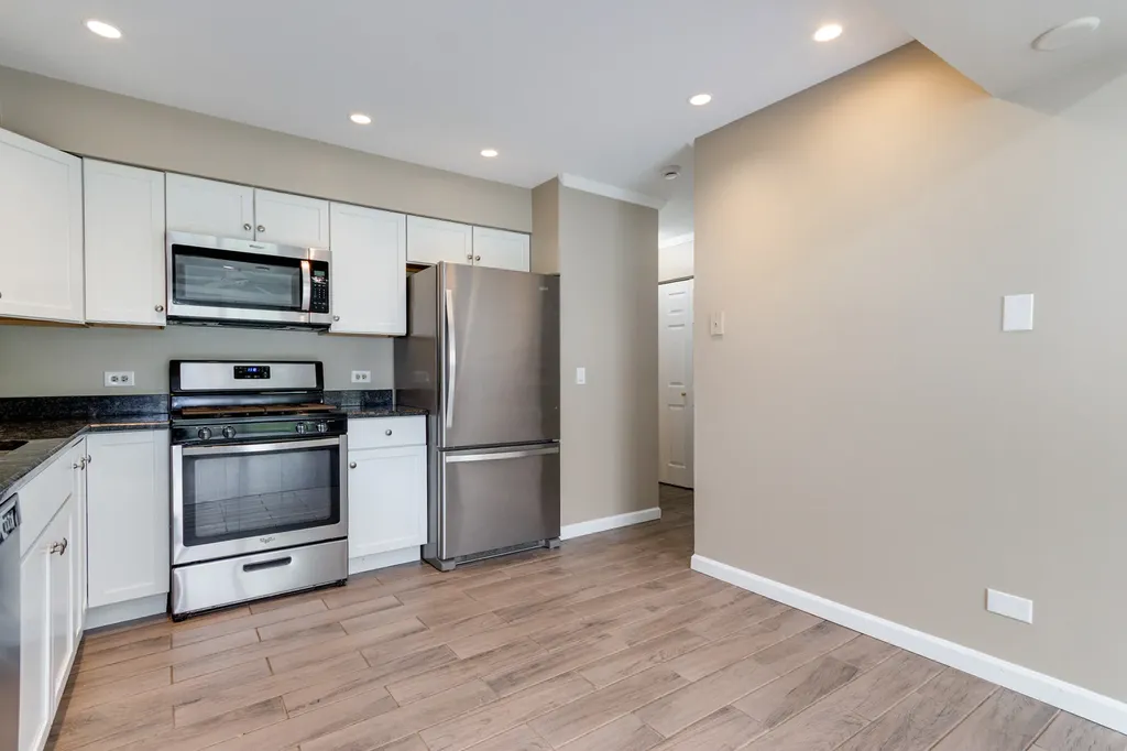 2316 Highland Court Schaumburg IL 60194