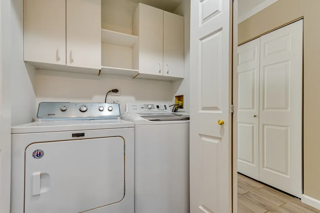2316 Highland Court Schaumburg IL 60194