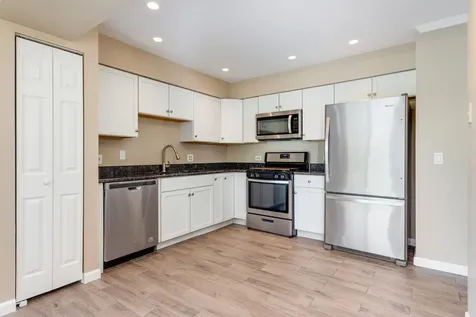 2316 Highland Court Schaumburg IL 60194