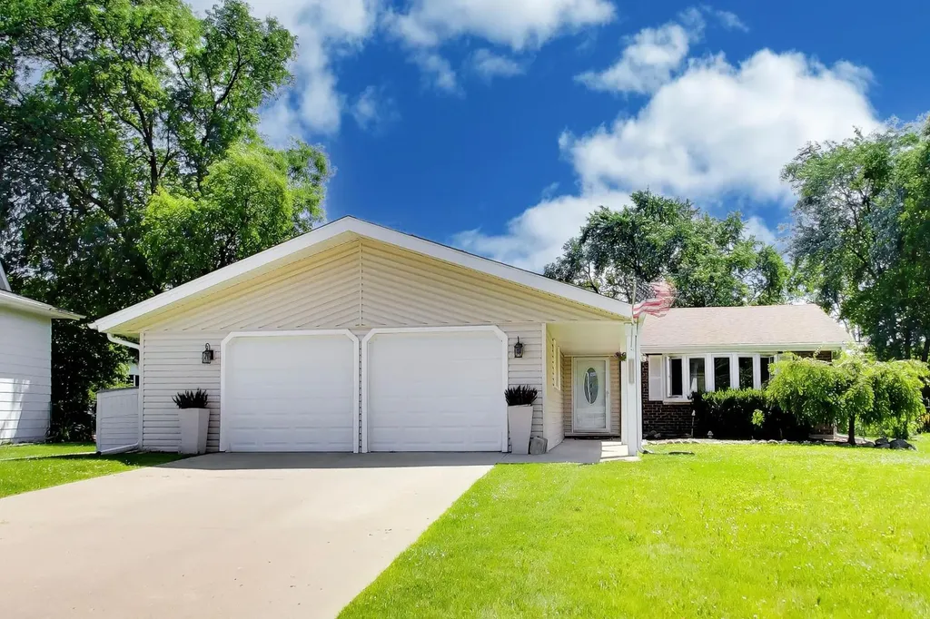 1113 West Weathersfield Way Schaumburg IL 60193