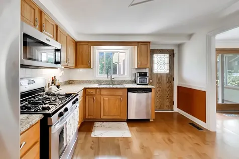1113 West Weathersfield Way Schaumburg IL 60193