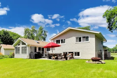 1113 West Weathersfield Way Schaumburg IL 60193