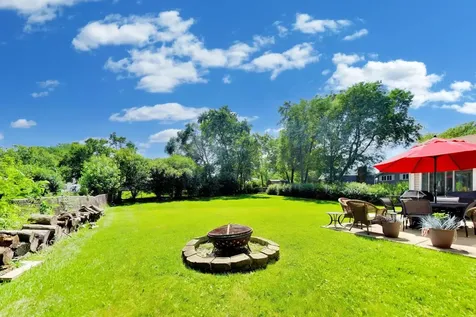 1113 West Weathersfield Way Schaumburg IL 60193