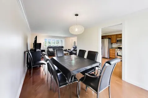 1113 West Weathersfield Way Schaumburg IL 60193