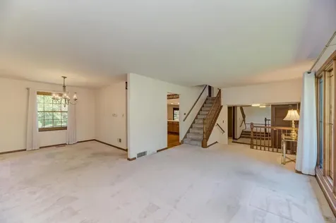 910 West White Oak Street Arlington Heights IL 60005