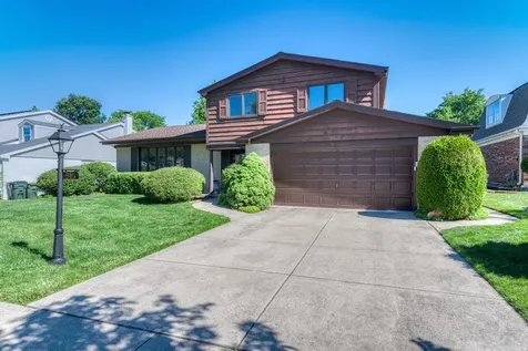 910 West White Oak Street Arlington Heights IL 60005