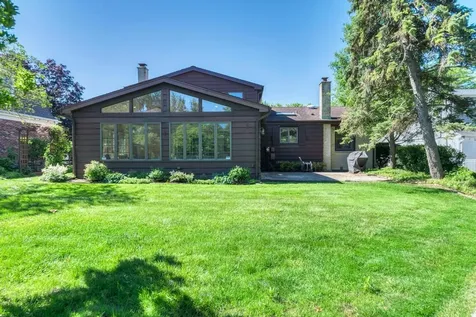 910 West White Oak Street Arlington Heights IL 60005