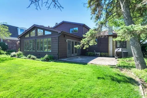 910 West White Oak Street Arlington Heights IL 60005