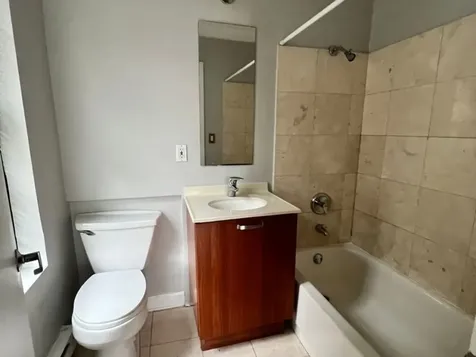 732 West Bittersweet Place Chicago IL 60613