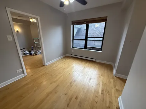 732 West Bittersweet Place Chicago IL 60613