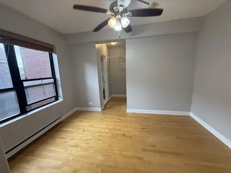 732 West Bittersweet Place Chicago IL 60613
