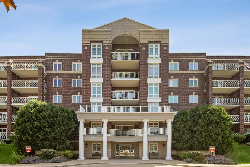 7051 West Touhy Avenue Niles IL 60714