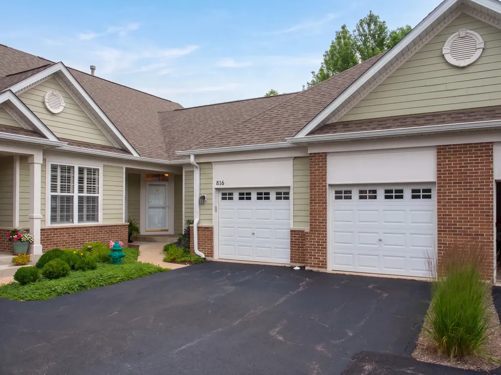 816 Cambridge Drive Batavia IL 60510