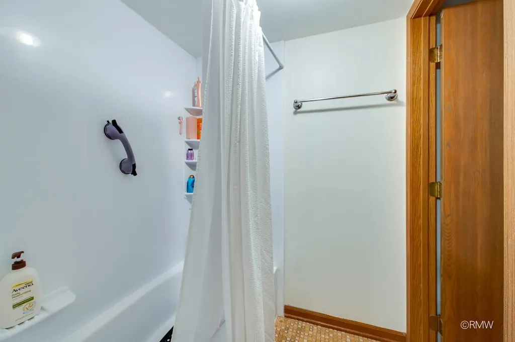 710 North Briar Hill Lane Addison IL 60101