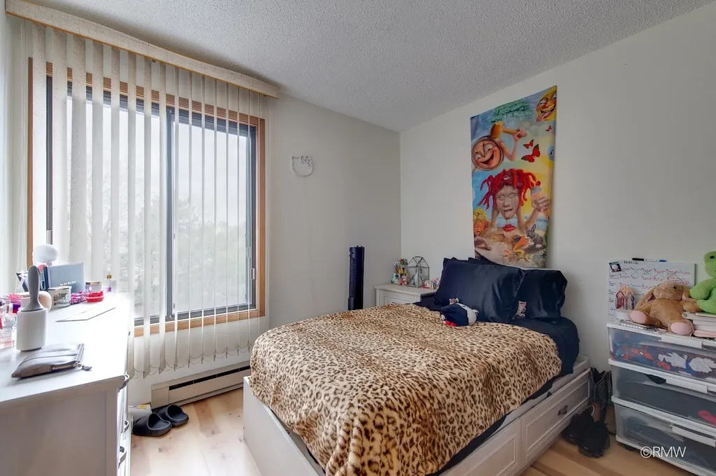 710 North Briar Hill Lane Addison IL 60101