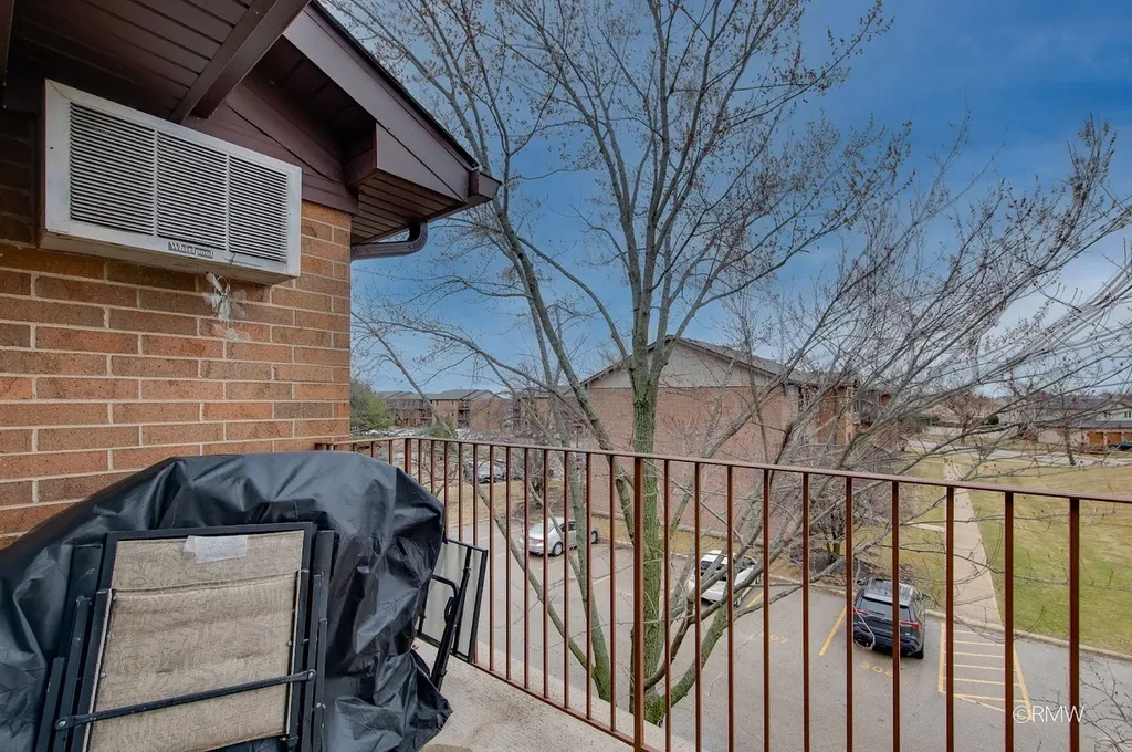 710 North Briar Hill Lane Addison IL 60101