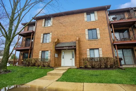 710 North Briar Hill Lane Addison IL 60101