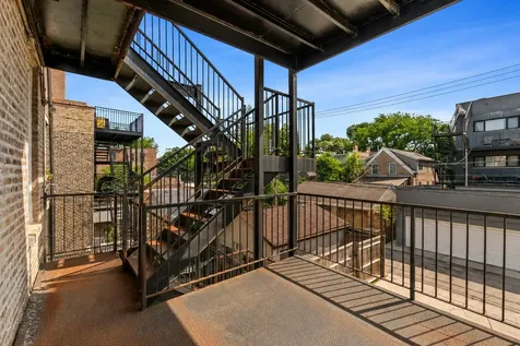 841 North Damen Avenue Chicago IL 60622