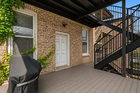 841 North Damen Avenue Chicago IL 60622