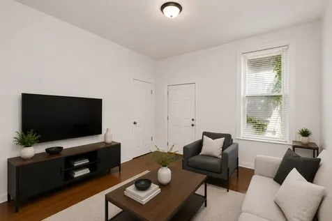 841 North Damen Avenue Chicago IL 60622