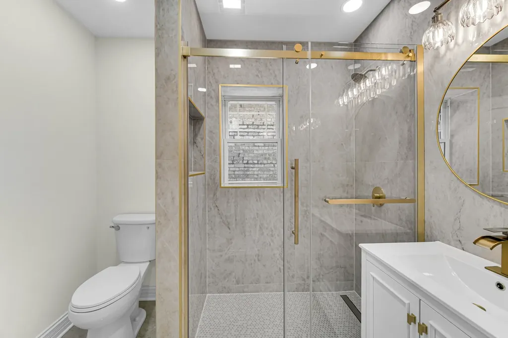 6341 North Campbell Avenue Chicago IL 60659