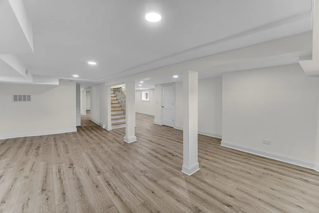 6341 North Campbell Avenue Chicago IL 60659