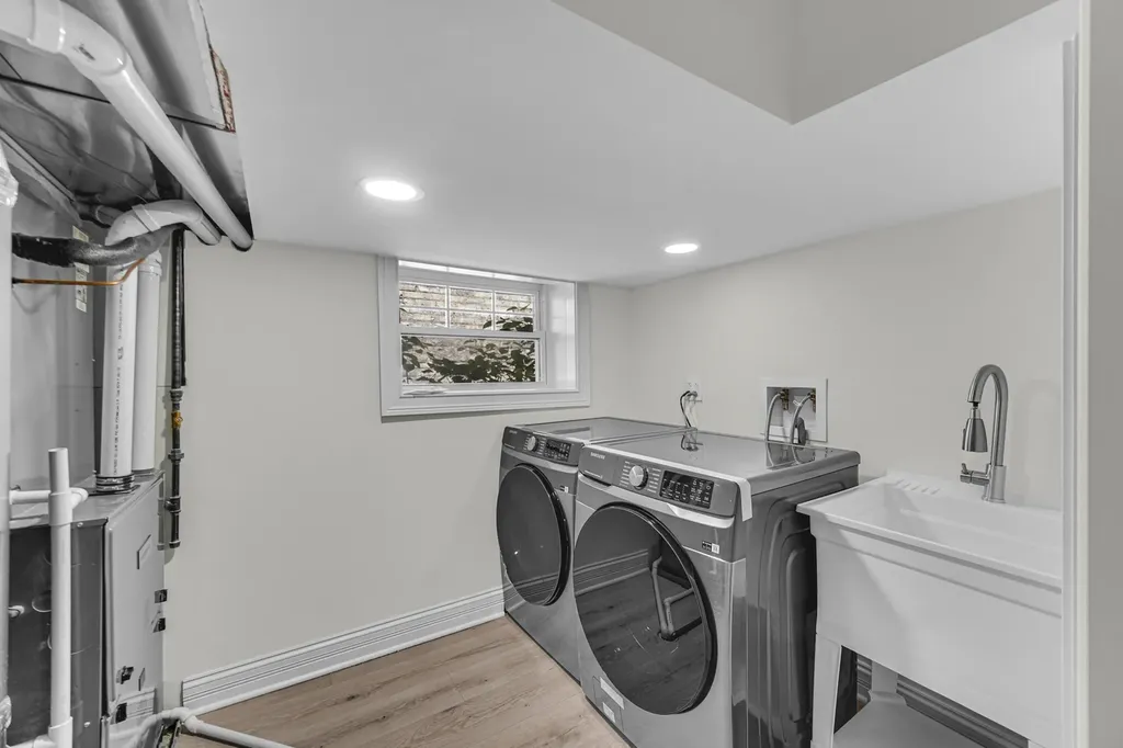 6341 North Campbell Avenue Chicago IL 60659