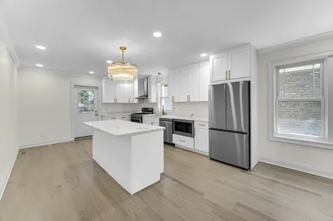 6341 North Campbell Avenue Chicago IL 60659