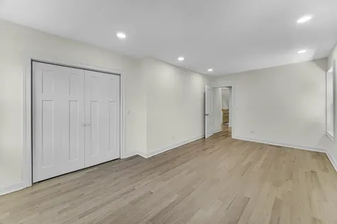6341 North Campbell Avenue Chicago IL 60659