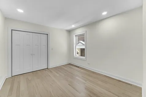 6341 North Campbell Avenue Chicago IL 60659