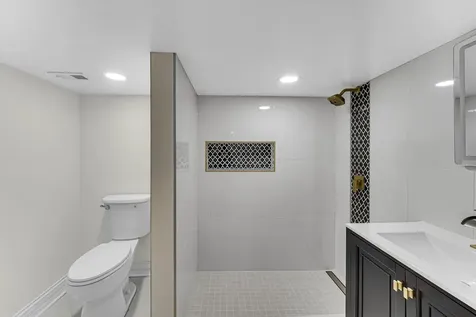 6341 North Campbell Avenue Chicago IL 60659
