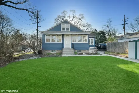 130 4TH Street Libertyville IL 60048