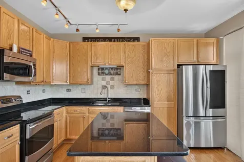 478 Peregrine Parkway Bartlett IL 60103