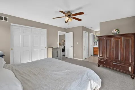 478 Peregrine Parkway Bartlett IL 60103
