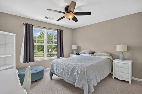 478 Peregrine Parkway Bartlett IL 60103