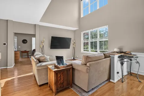 478 Peregrine Parkway Bartlett IL 60103