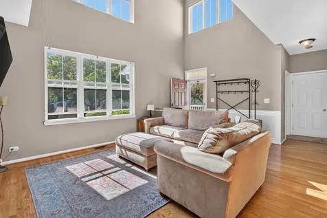 478 Peregrine Parkway Bartlett IL 60103