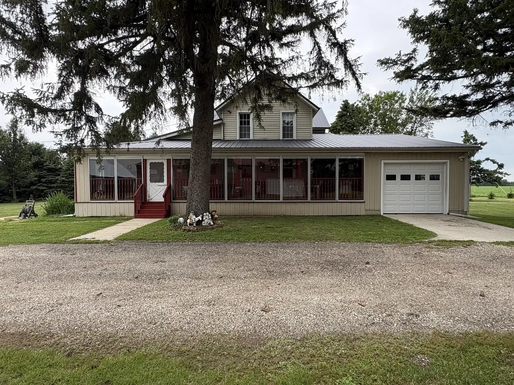 2563 Gurler Road Rochelle IL 61068