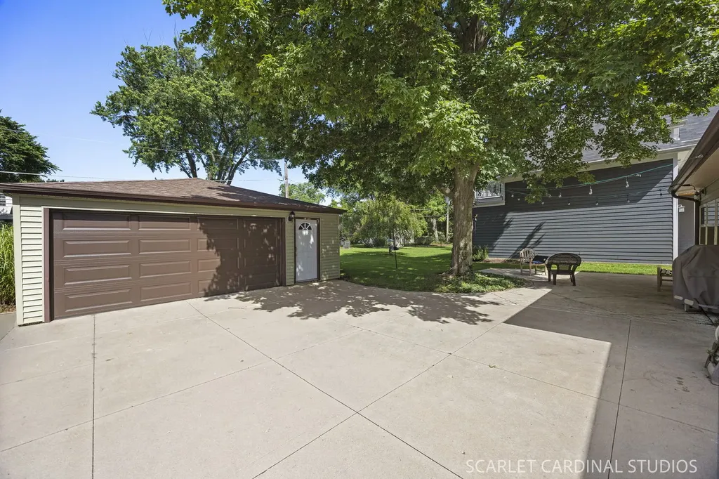 348 South Chase Avenue Lombard IL 60148