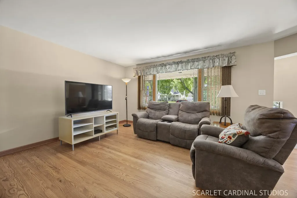 348 South Chase Avenue Lombard IL 60148