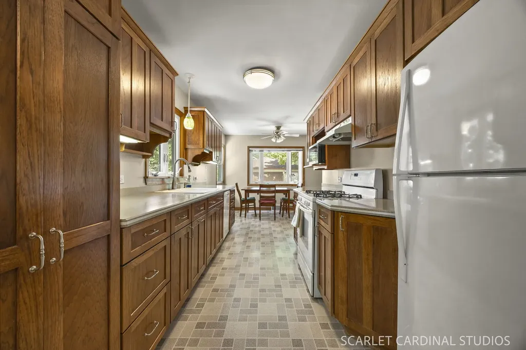 348 South Chase Avenue Lombard IL 60148