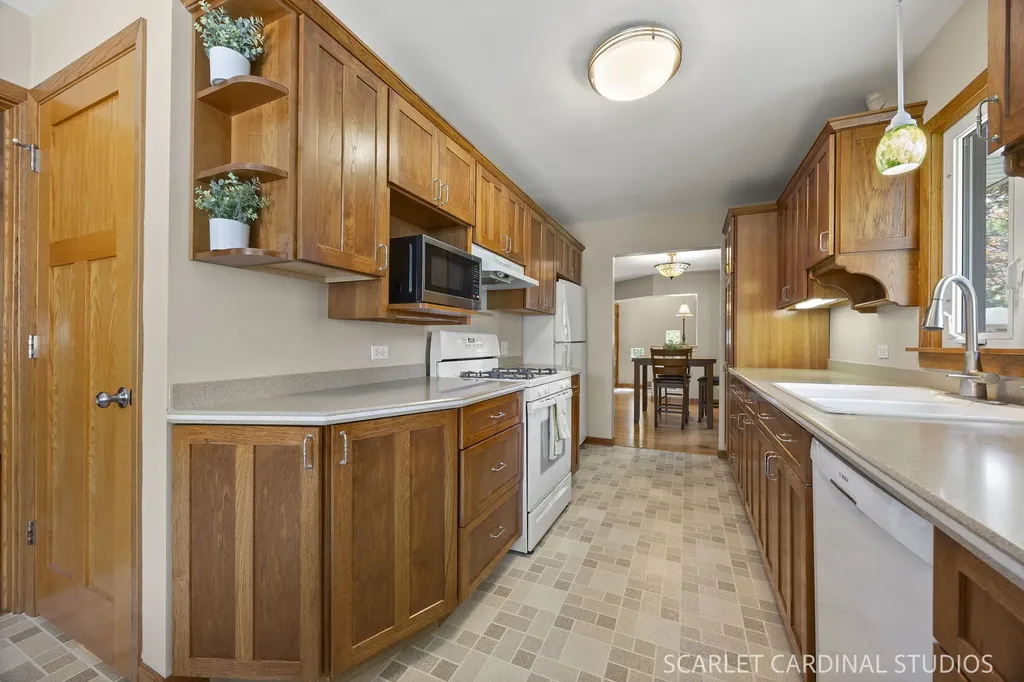 348 South Chase Avenue Lombard IL 60148