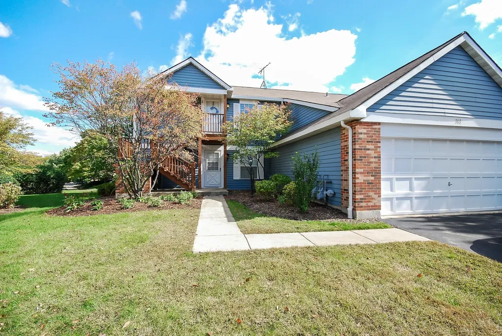 385 Sandhurst Circle Glen Ellyn IL 60137