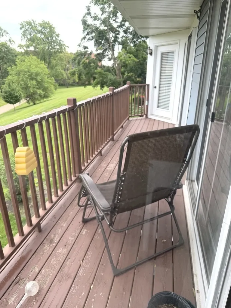 385 Sandhurst Circle Glen Ellyn IL 60137