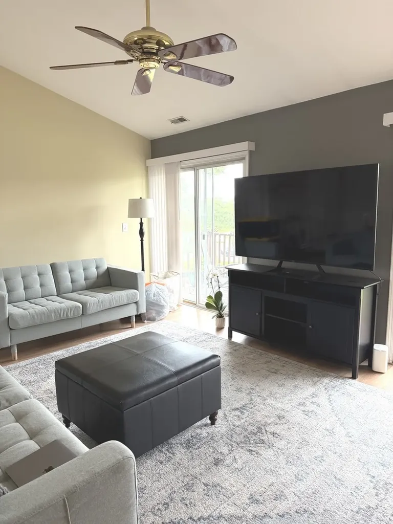 385 Sandhurst Circle Glen Ellyn IL 60137