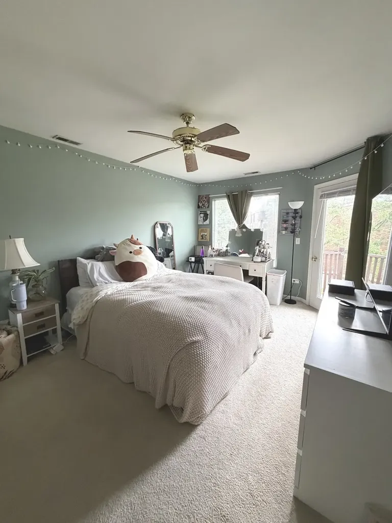 385 Sandhurst Circle Glen Ellyn IL 60137